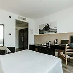 מלון Hotel Carpi