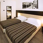 Hotel Carpi מלון קארפי