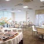 מלון Hotel Carpi קארפי