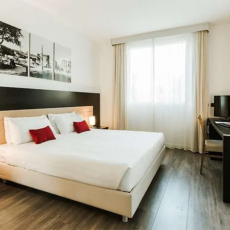 Hotel Carpi Отель Карпи