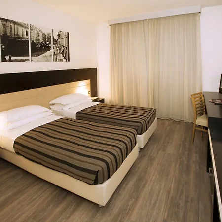 Szálloda Hotel Carpi 4*