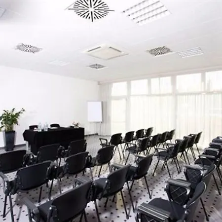 Отель Hotel Carpi Карпи