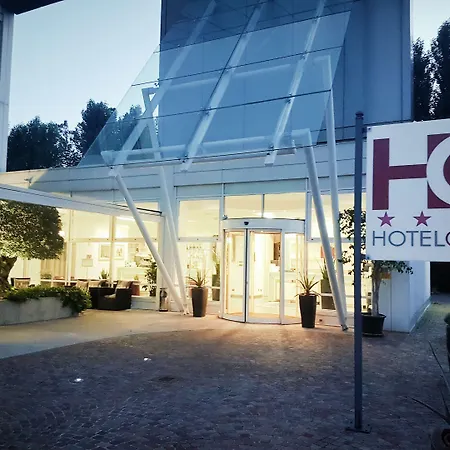 Hotel Carpi Отель