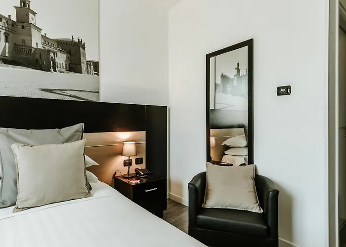 Hotel Carpi מלון 4*