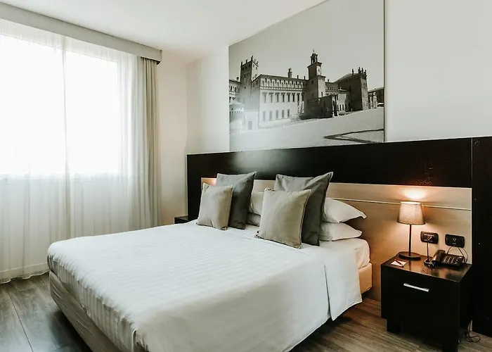 מלון Hotel Carpi קארפי