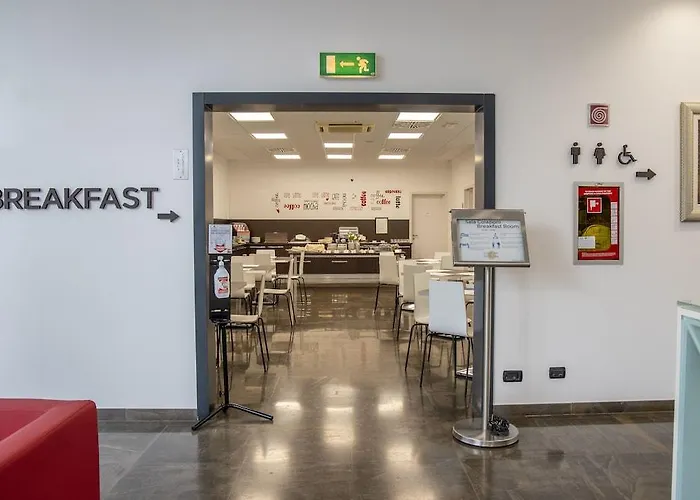 Hotel Carpi מלון קארפי