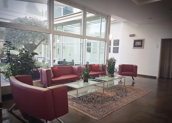 מלון Hotel Carpi 4*