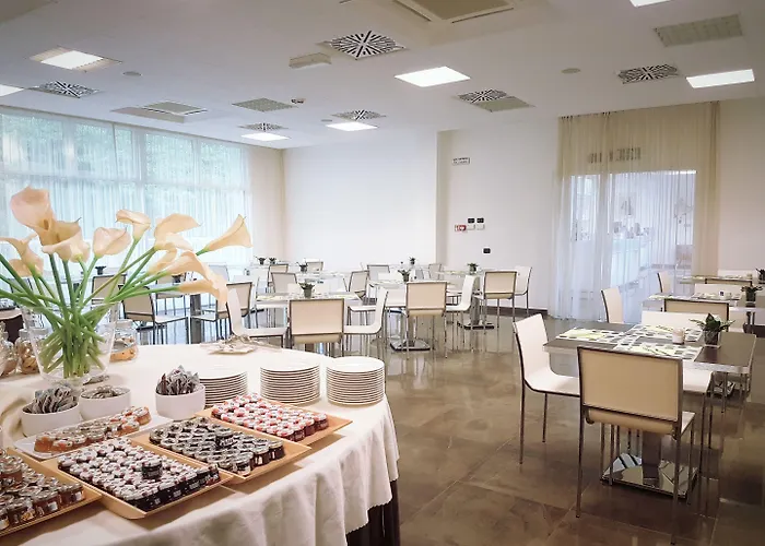 מלון Hotel Carpi קארפי