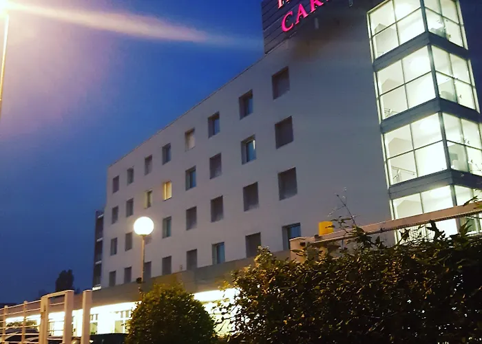 מלון Hotel Carpi